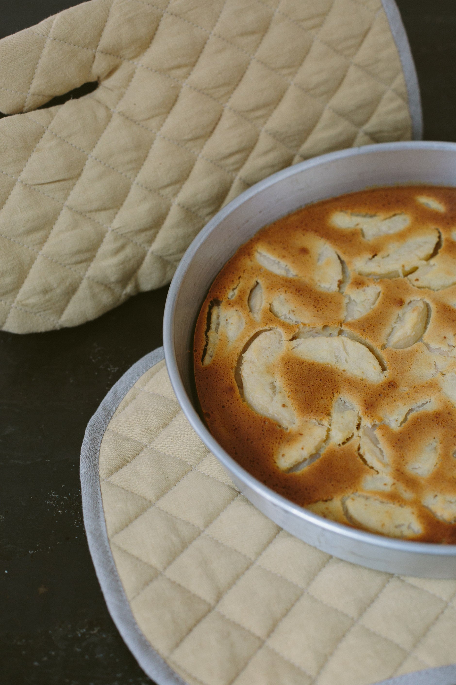 Apple Pie on Yellow Linen Pot holder by AmourLinen