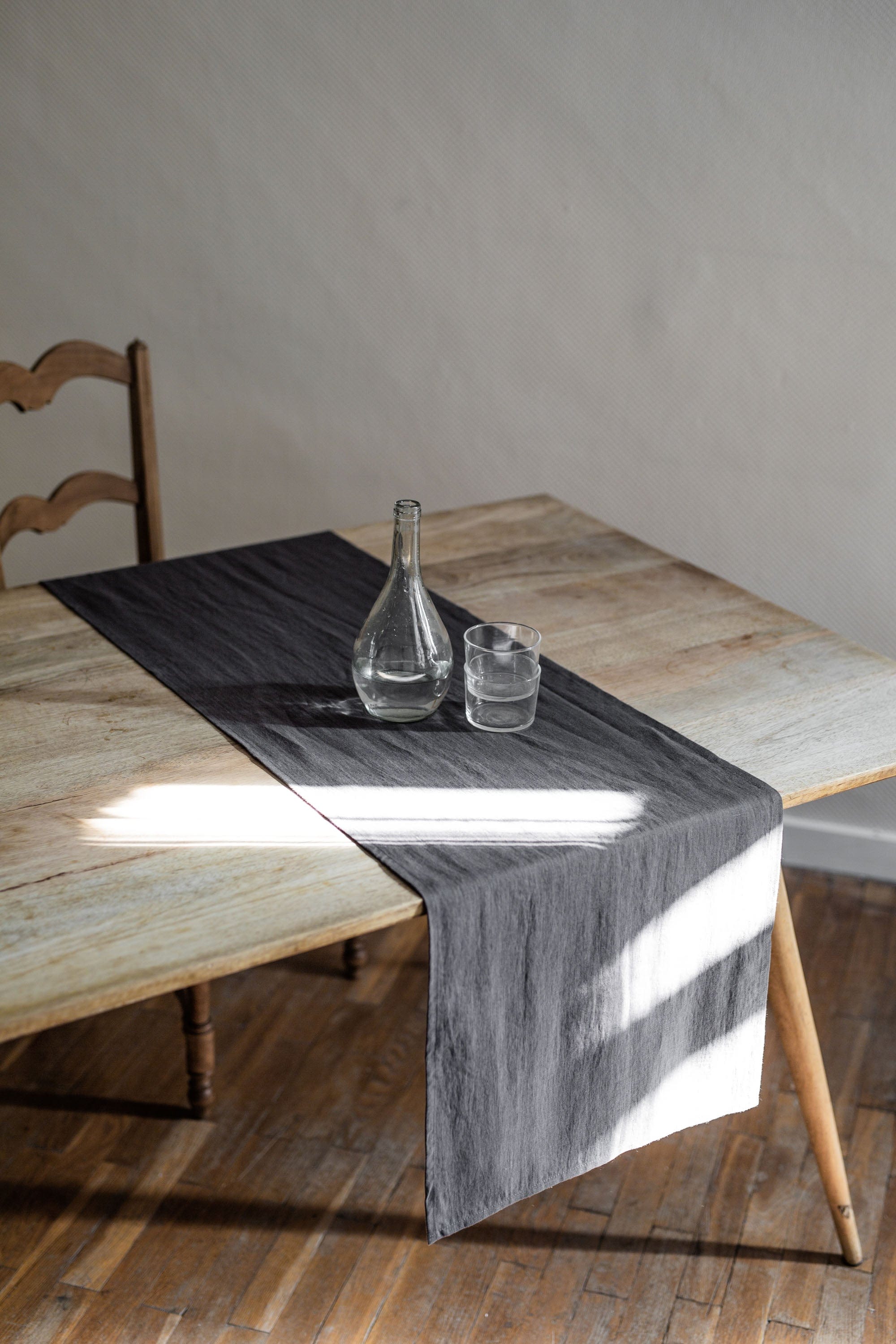 AmourLinen Leinen-Tischläufer Leinen-Tischläufer in Anthrazit Leinen-Tischläufer | AmourLinen | Anthrazit