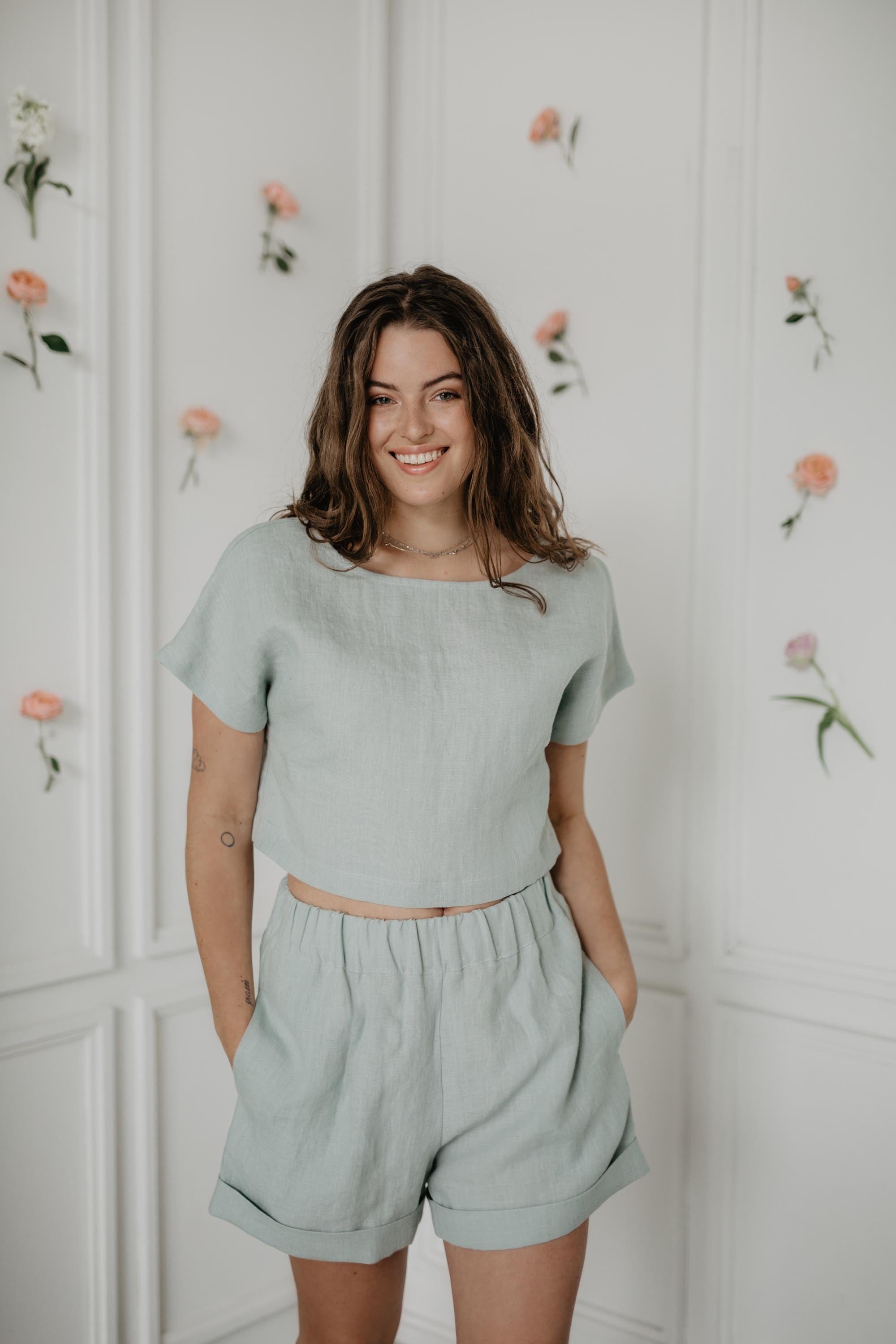 Leinencroptop LISA mit Knöpfen - Salbeigrun