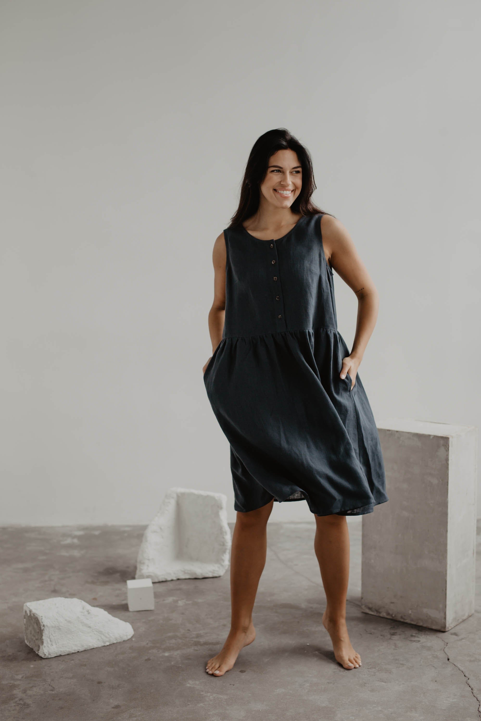 Ärmelloses Leinensommerkleid HAZEL - Anthrazit