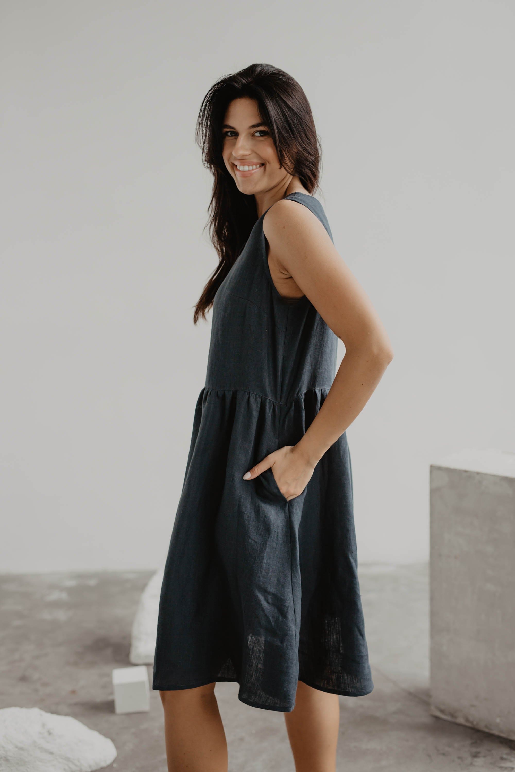 Ärmelloses Leinensommerkleid HAZEL - Anthrazit