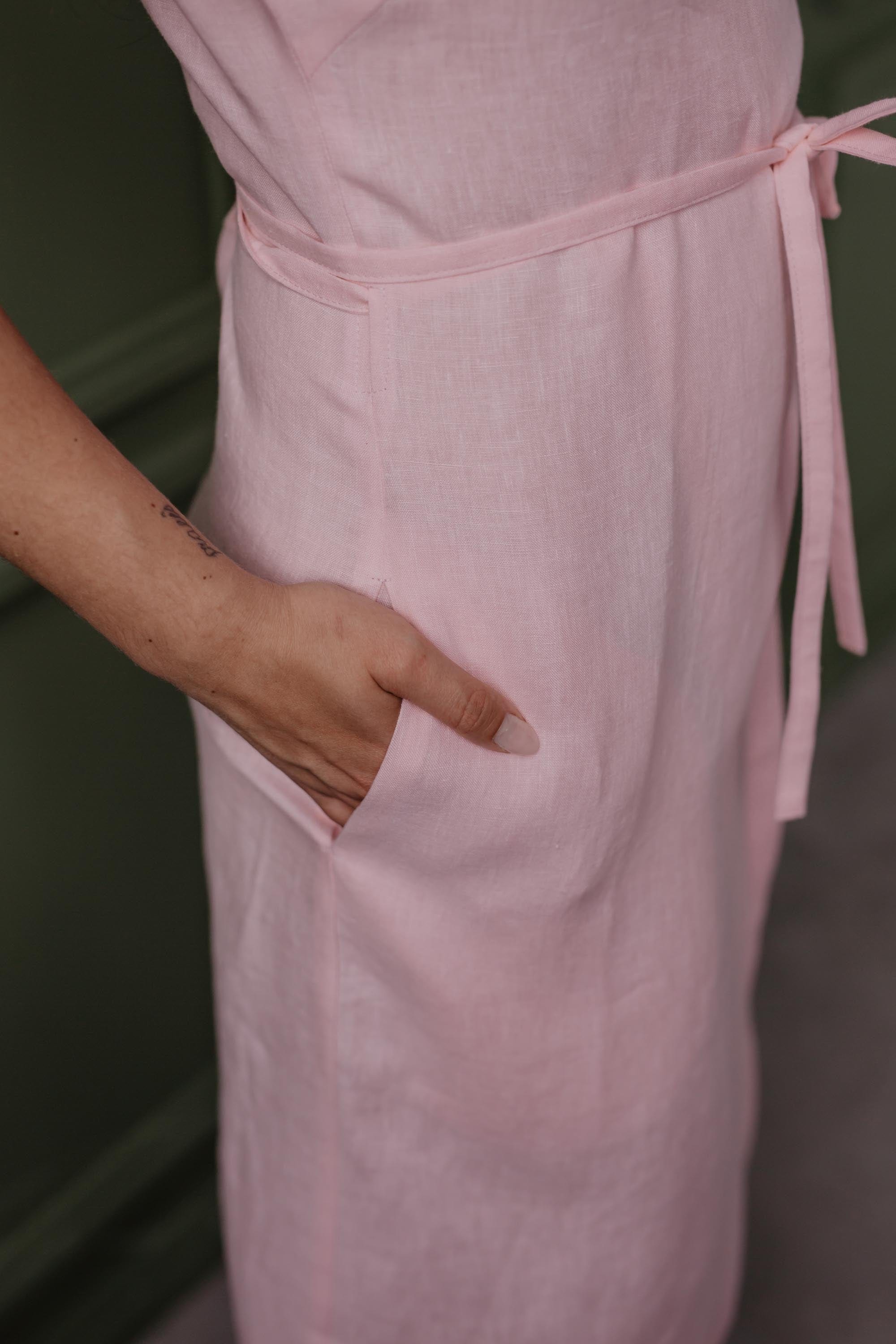 Leinenwickelkleid OLIVIA - Viva Magenta