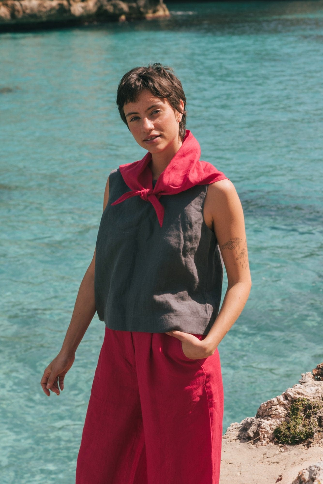 Klassisches ärmelloses Leinentop LUCIA - Anthrazit