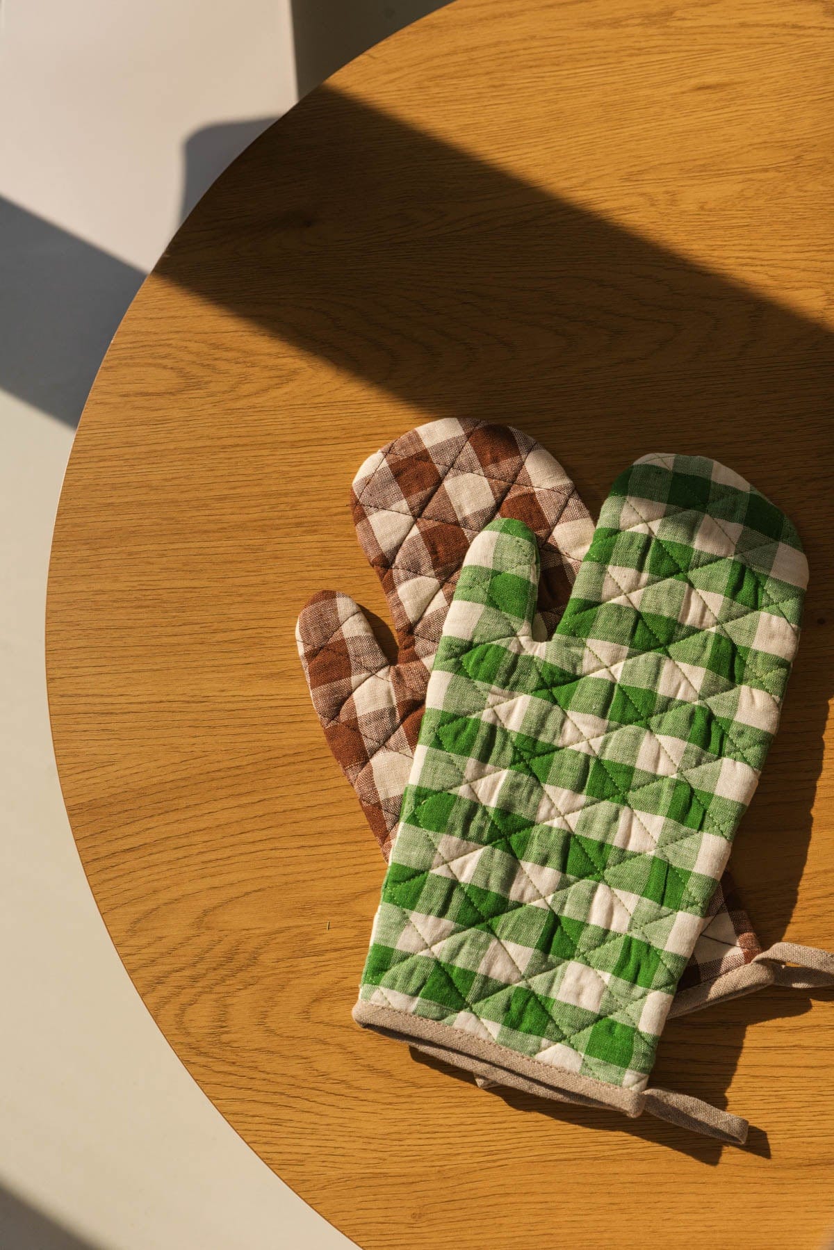 Ofenhandschuh aus Leinen in Mokka Gingham