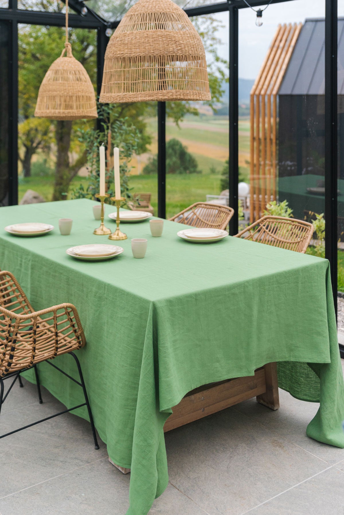 Tischdecke aus Leinen in Matcha Grün
