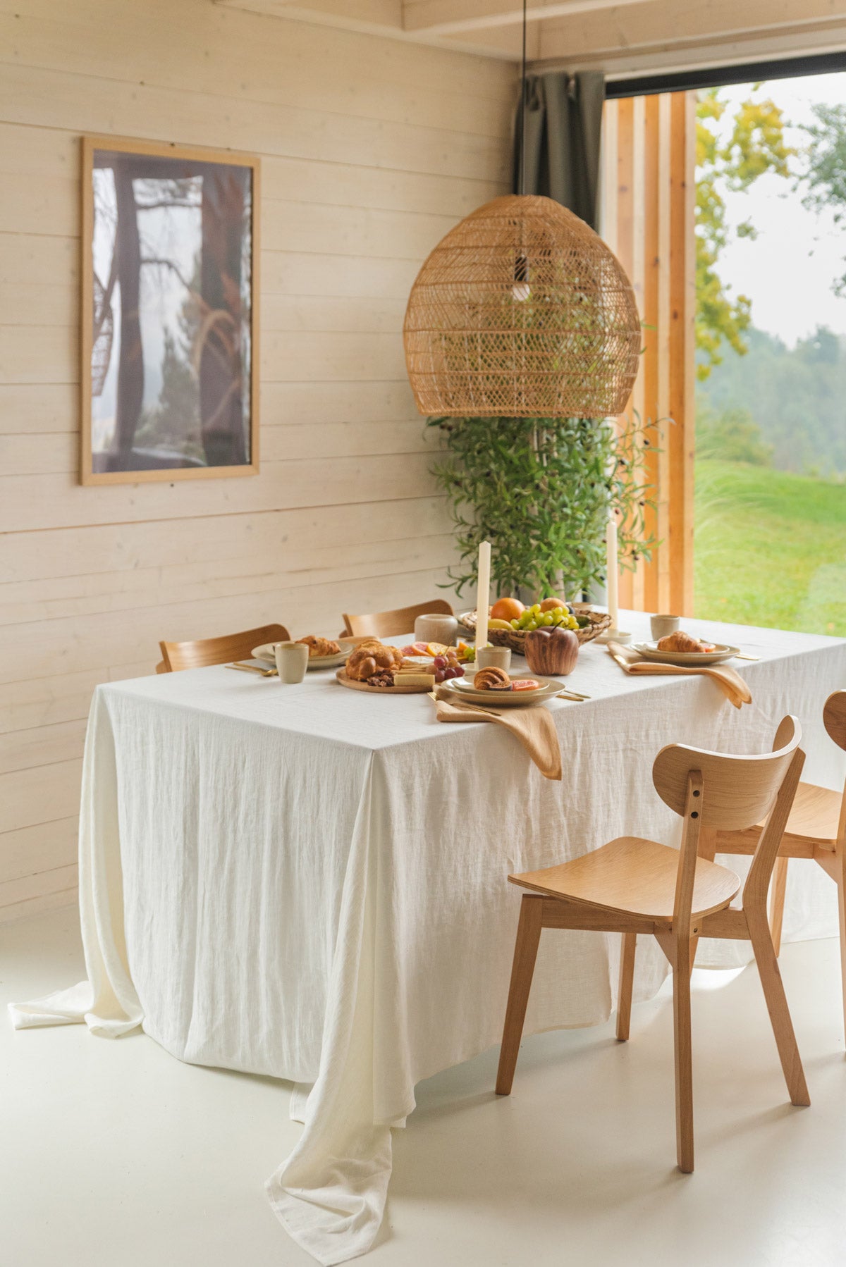 Tischdecke aus Leinen in Weiß