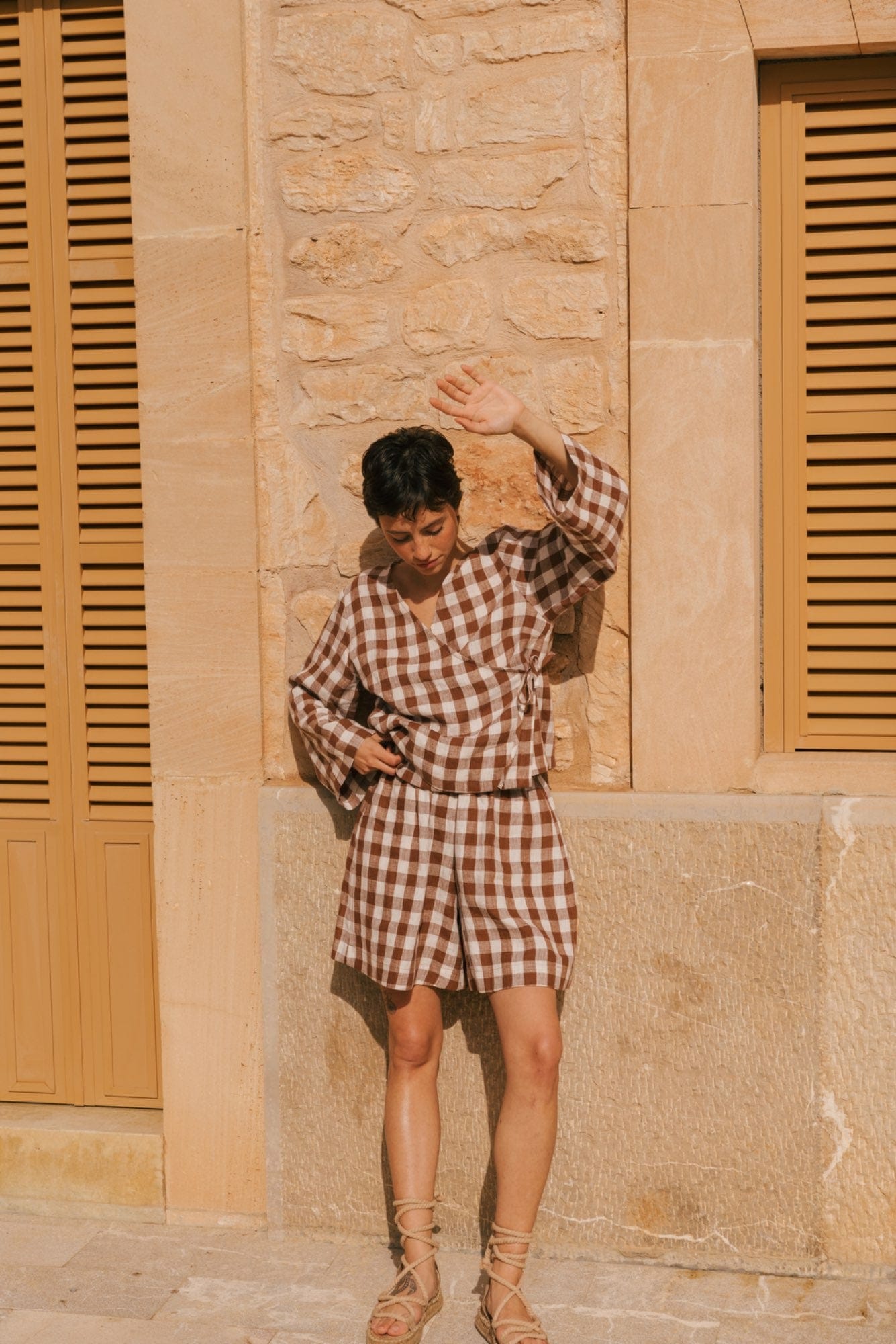 Klassische Leinenshorts BETTY - Mokka Gingham
