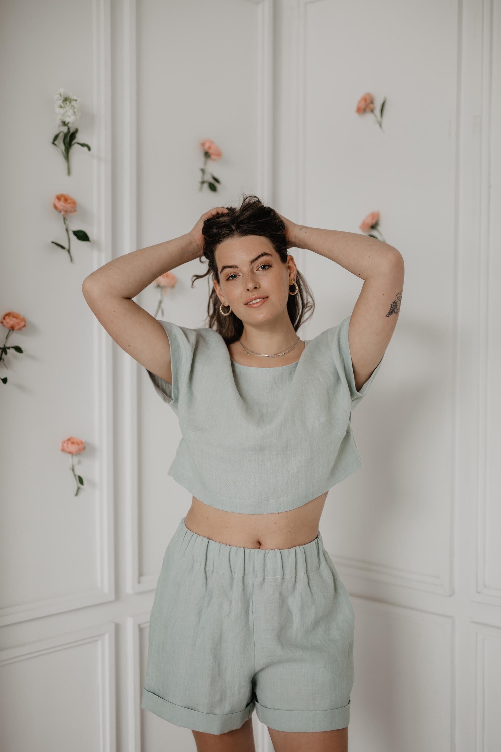 Leinencroptop LISA mit Knöpfen - Salbeigrun