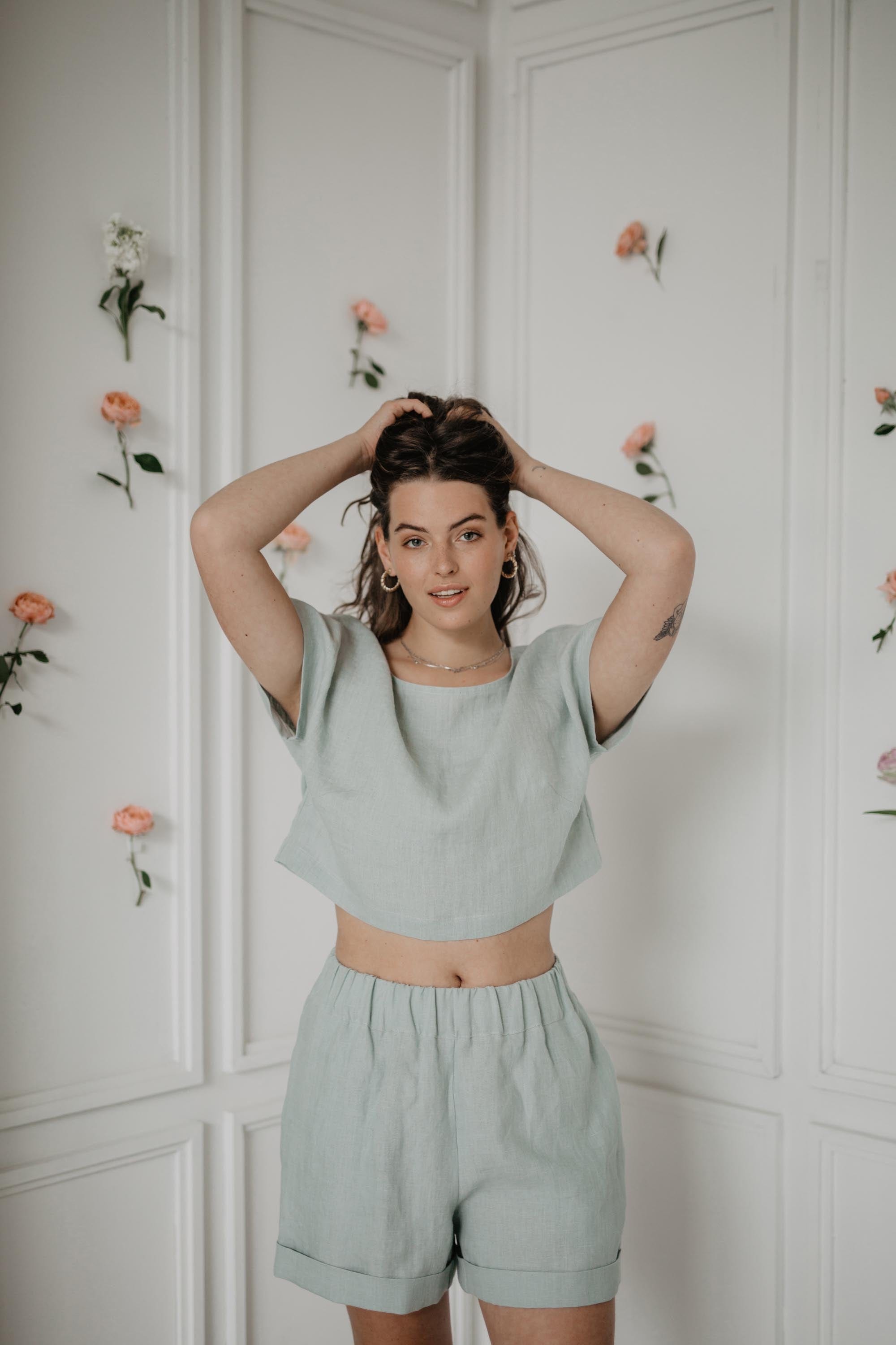 Leinencroptop LISA mit Knöpfen - Salbeigrun