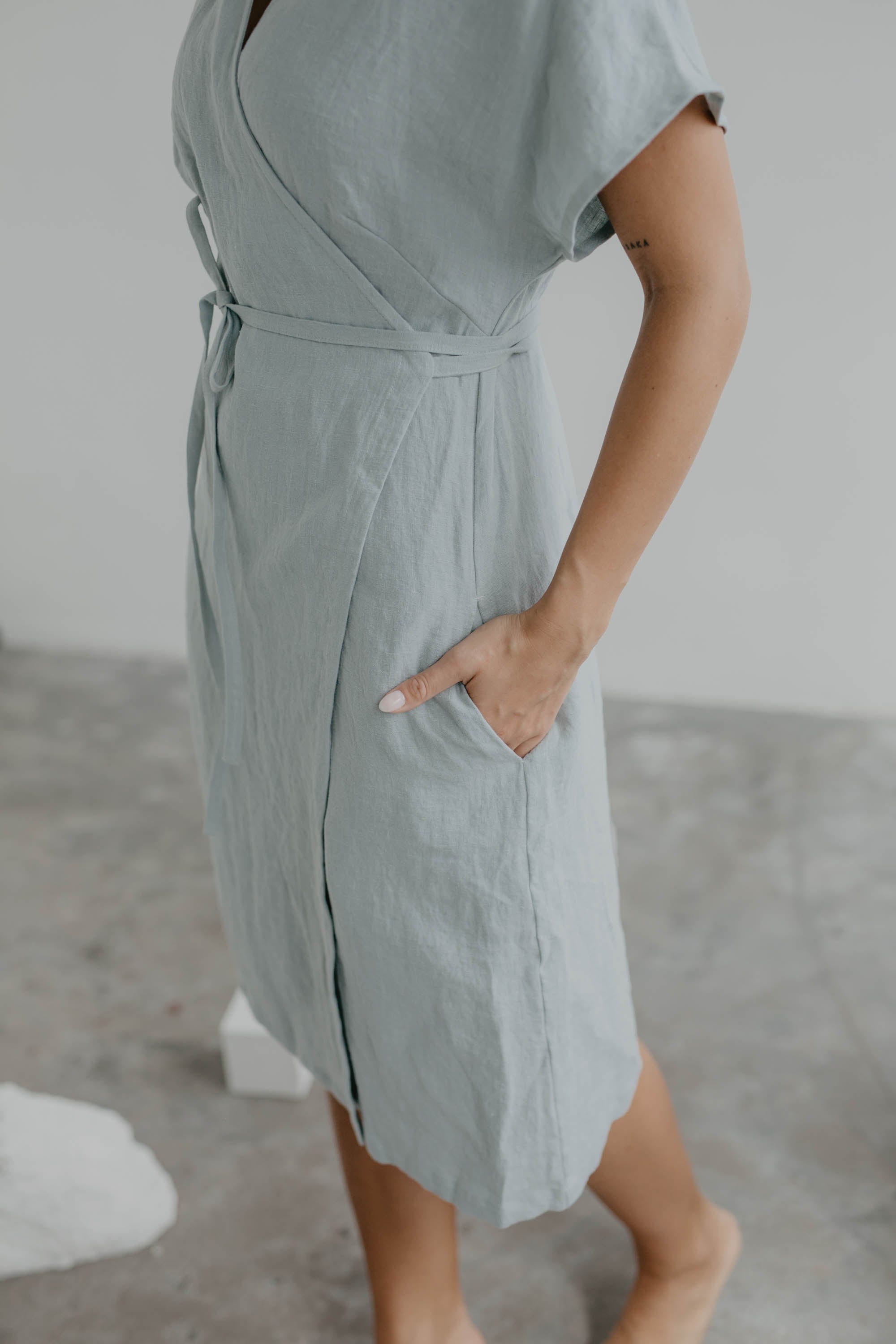 Leinenwickelkleid OLIVIA - Salbeigrun