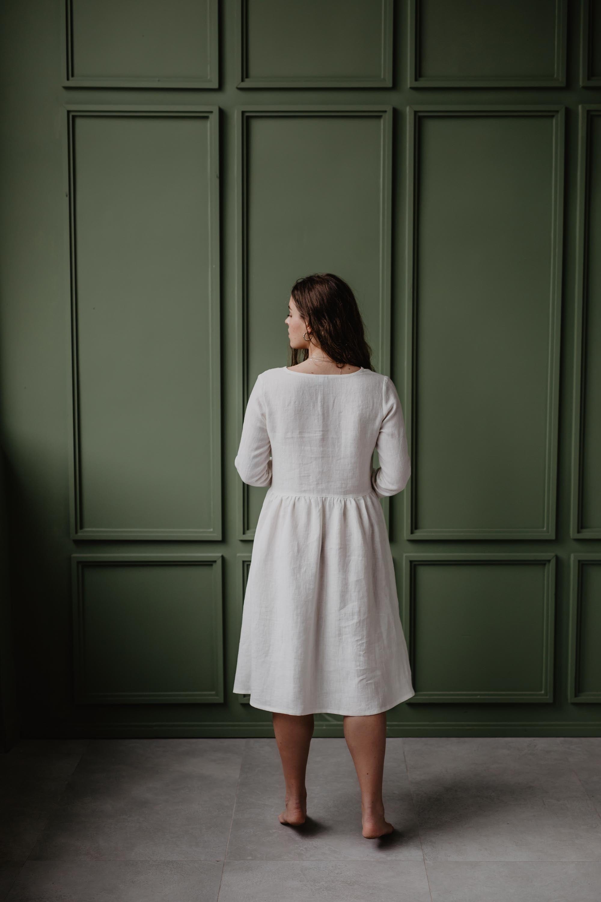 AmourLinen Leinenkleid M / Weiß Lapland mittellanges Leinenkleid M Weiß Lapland mittellanges Leinenkleid M Weiß