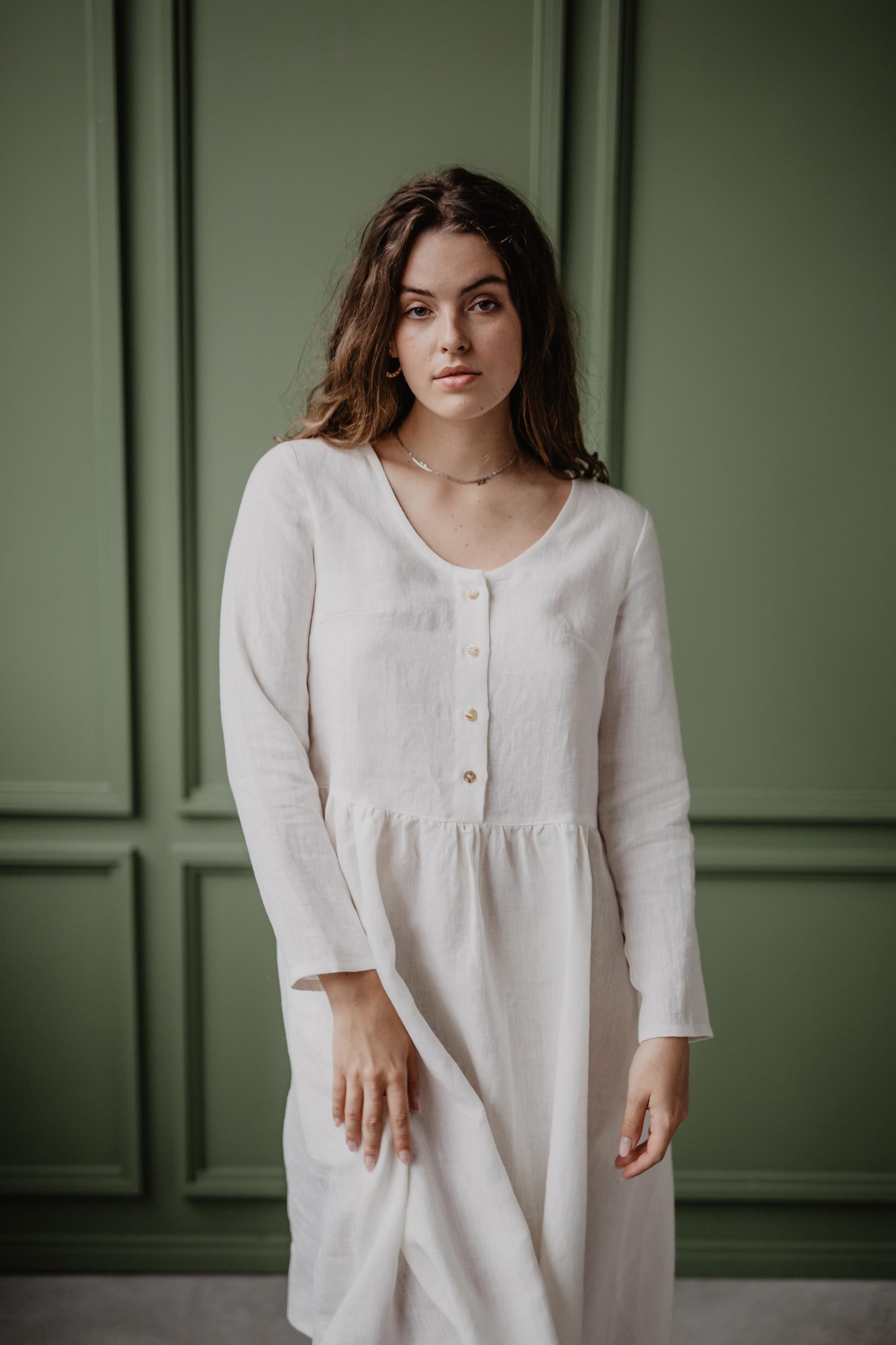 AmourLinen Leinenkleid M / Weiß Lapland mittellanges Leinenkleid M Weiß Lapland mittellanges Leinenkleid M Weiß