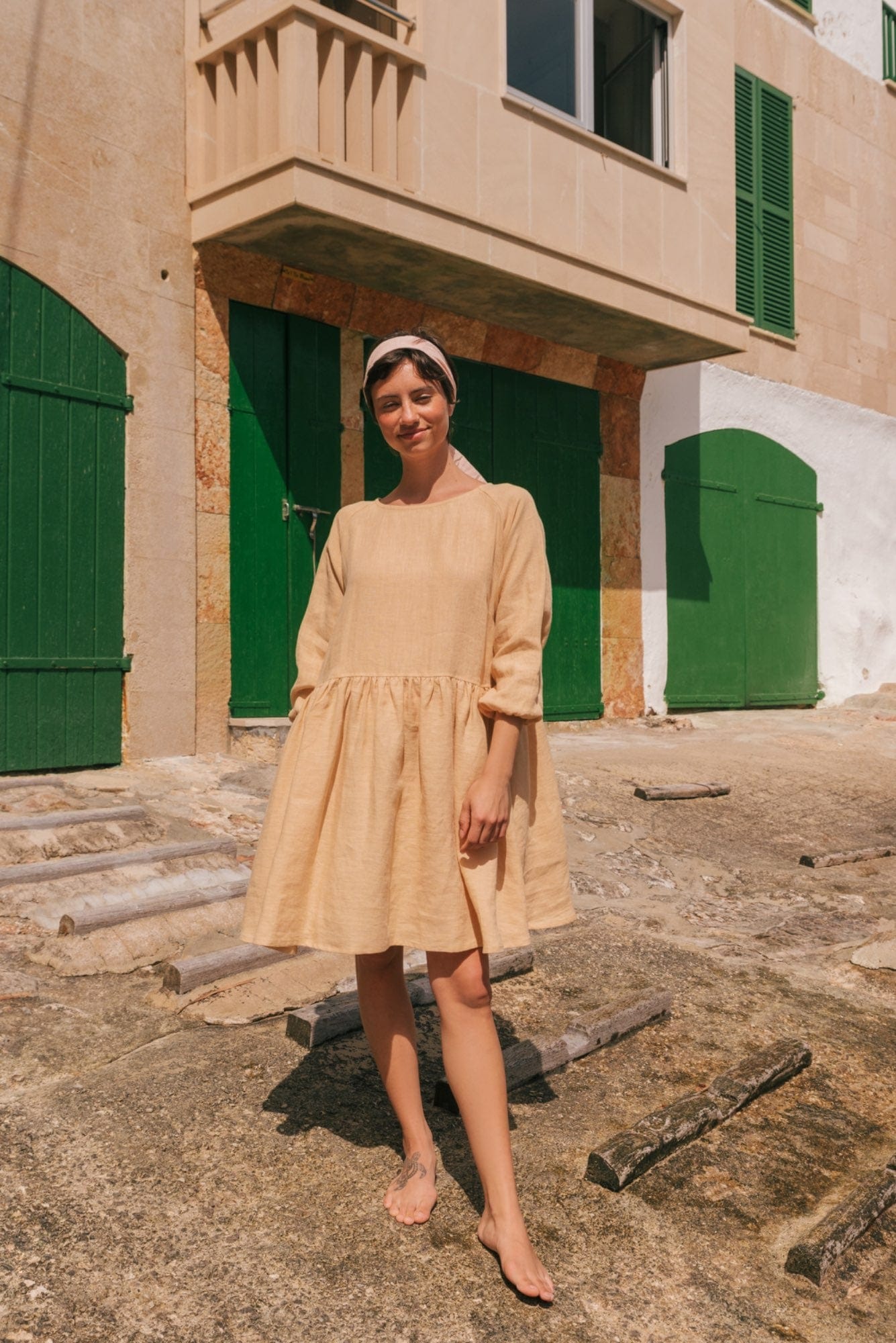 Leinenkleid SOFIA in Midilänge - Senfgelb