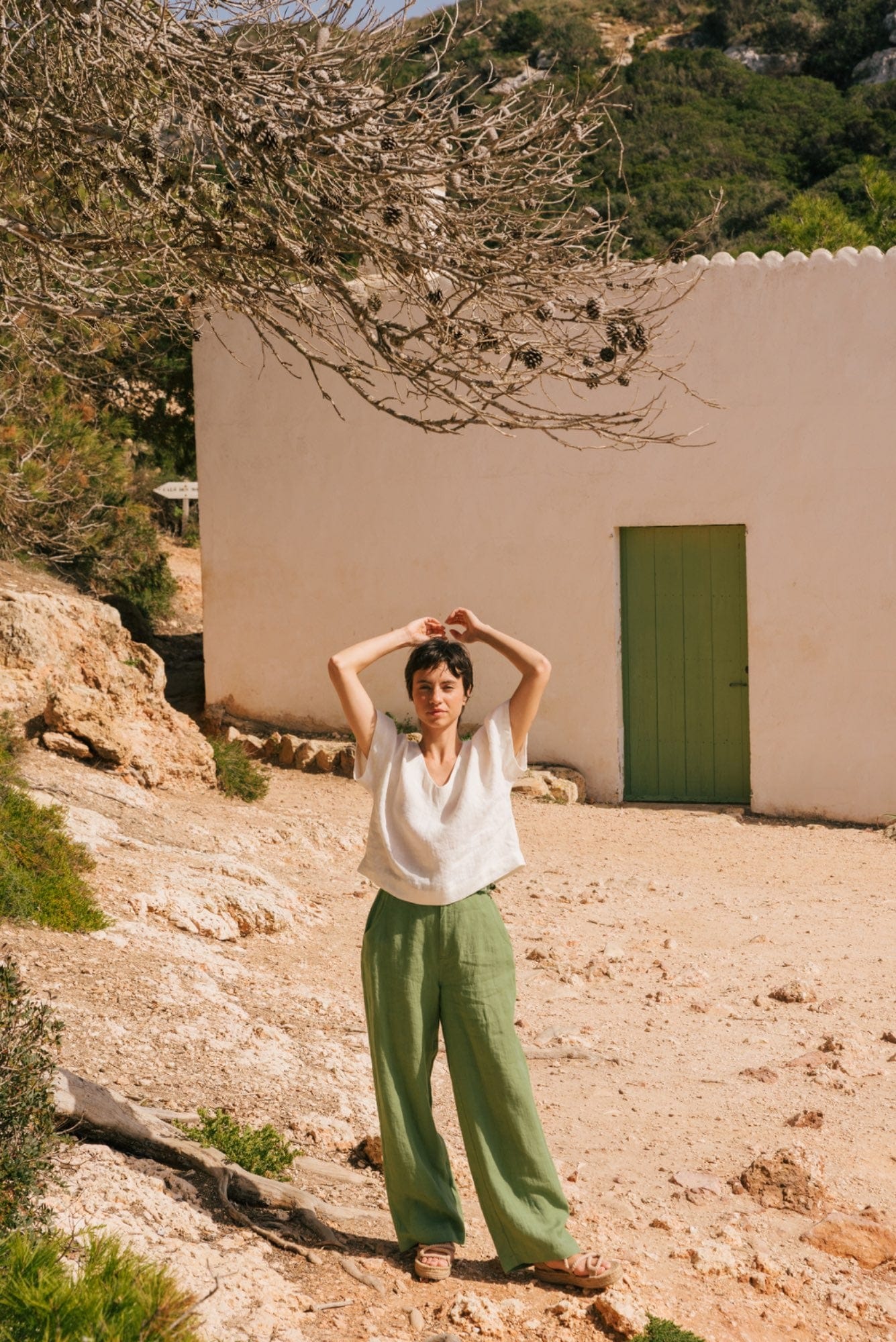 Gerade geschnittene Leinenhose BARBORA - Matcha Grün