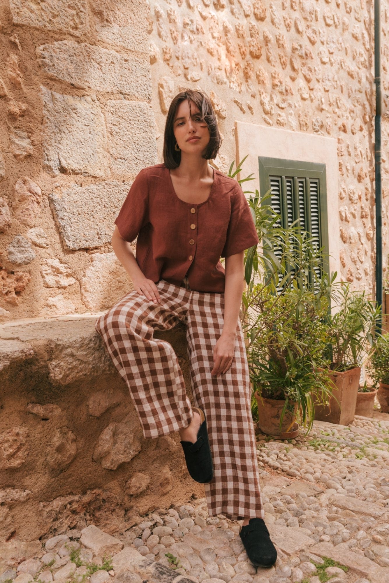 Gerade geschnittene Leinenhose BARBORA - Mokka Gingham