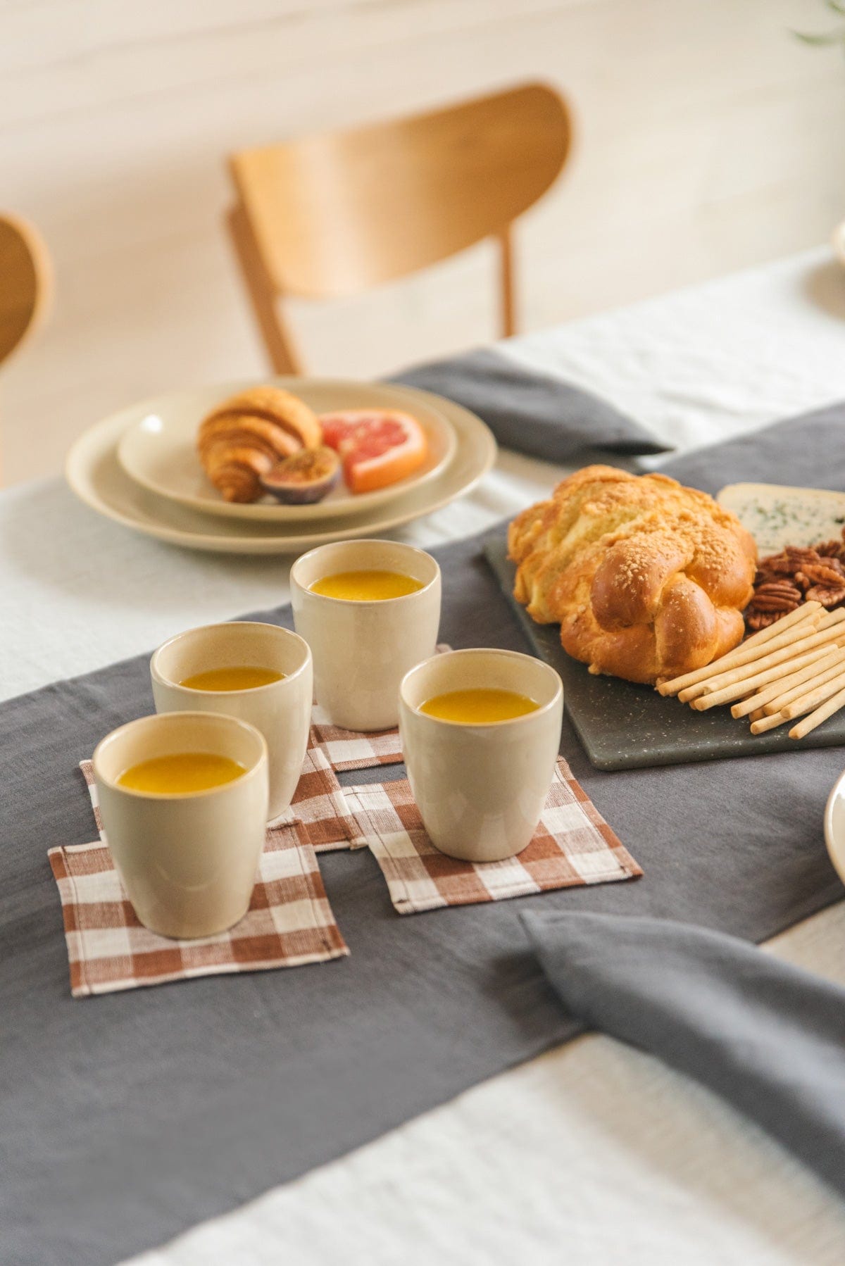 AmourLinen Leinen-Tischläufer Leinen-Tischläufer in Anthrazit Leinen-Tischläufer | AmourLinen | Anthrazit