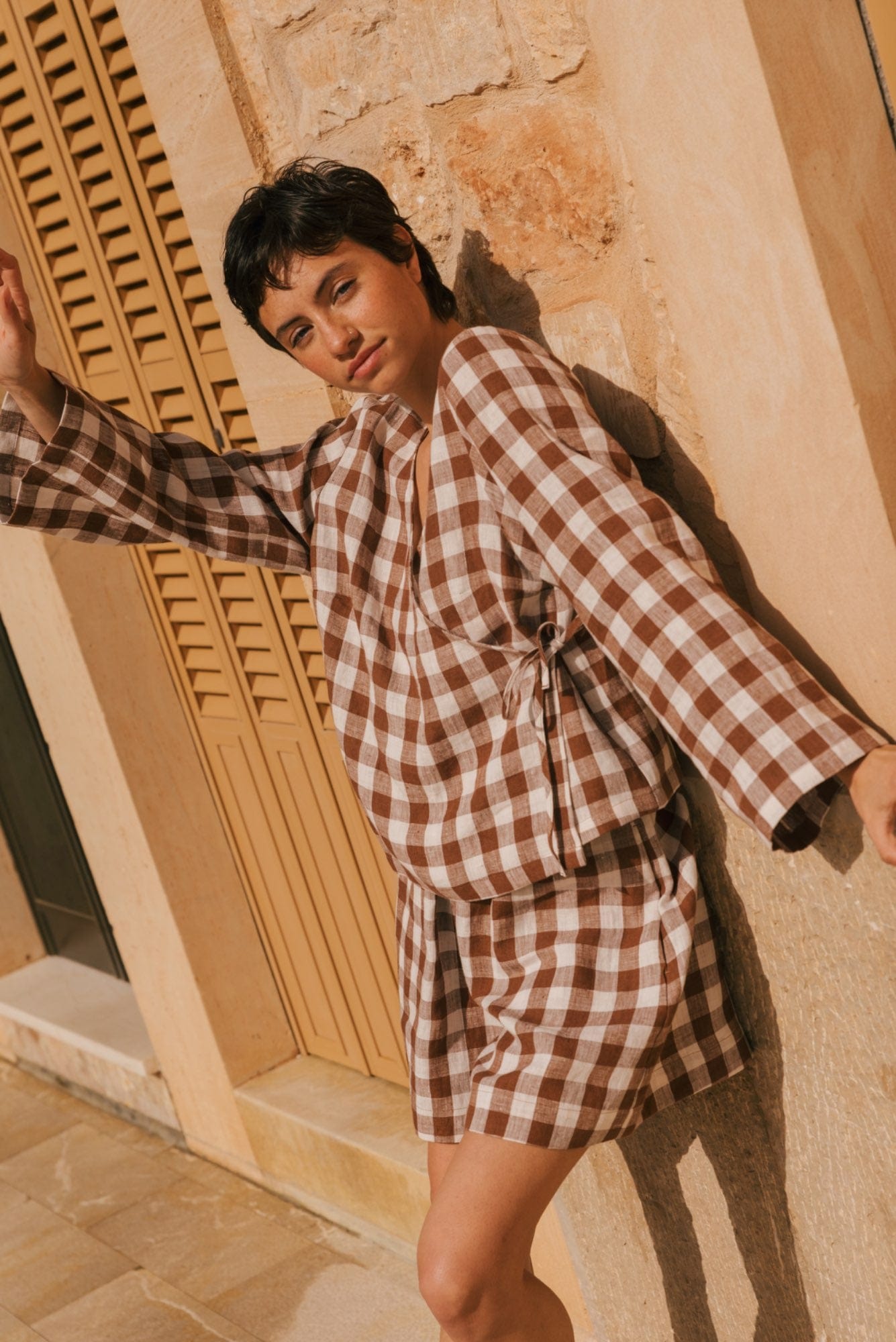 Klassische Leinenshorts BETTY - Mokka Gingham