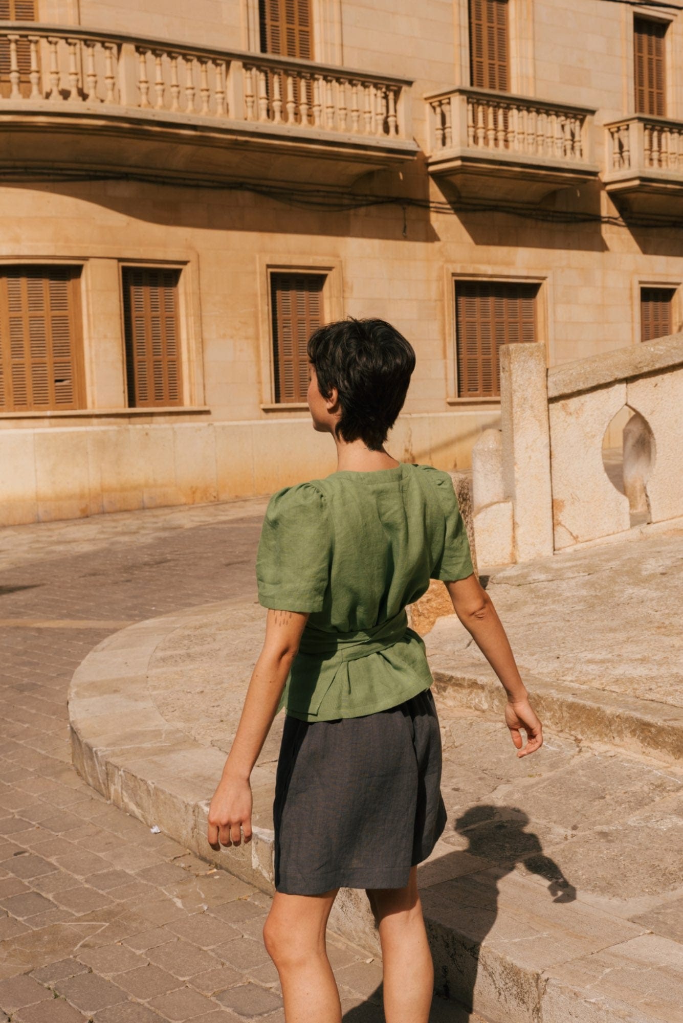 Klassische Leinenshorts BETTY - Anthrazit